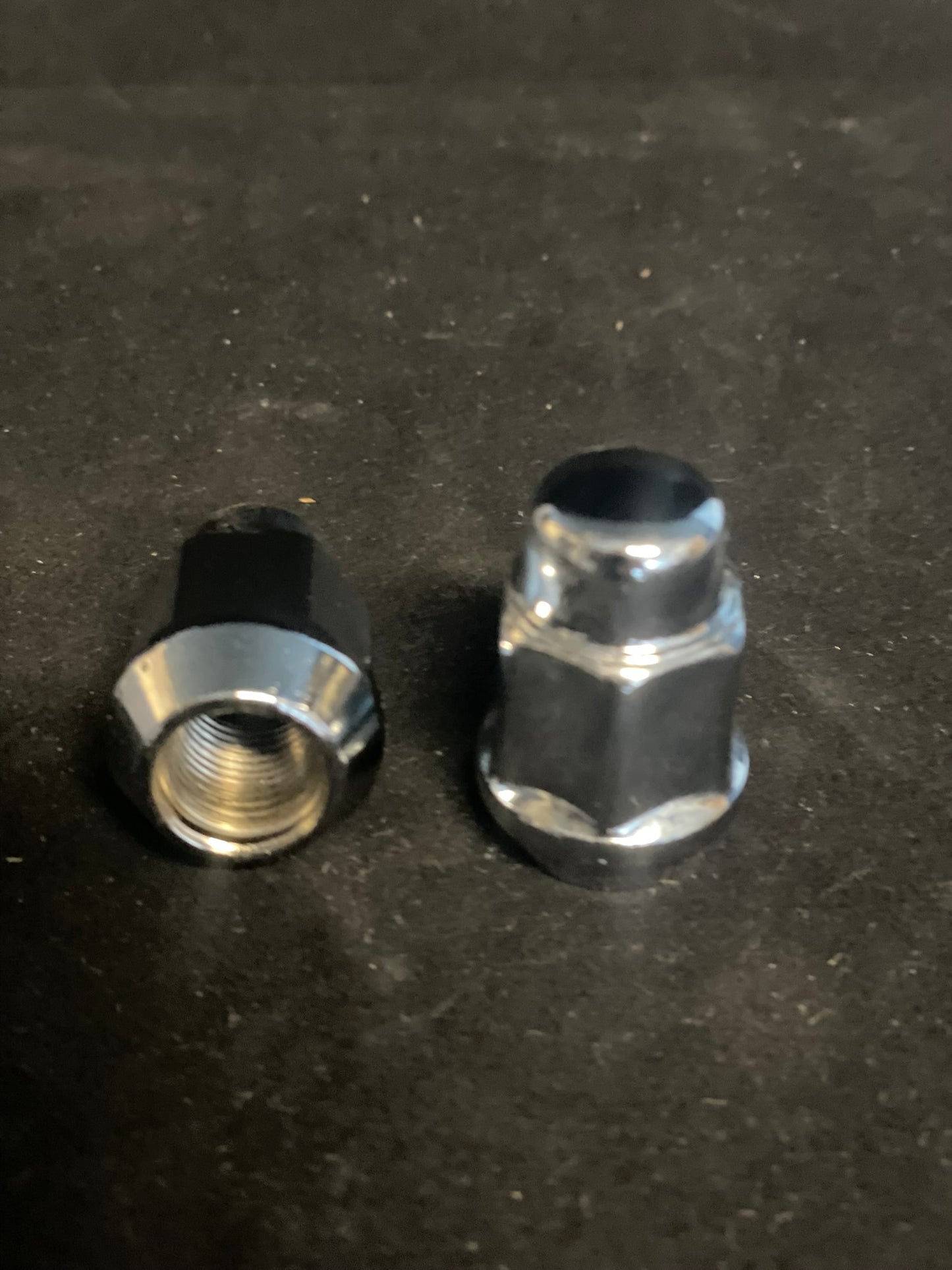 Set of 20 1/2 x 20 acorn lug nuts