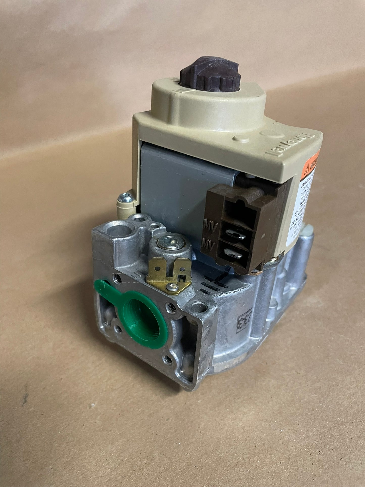 Universal Parts Honeywell Gas Valve VR8205H8016