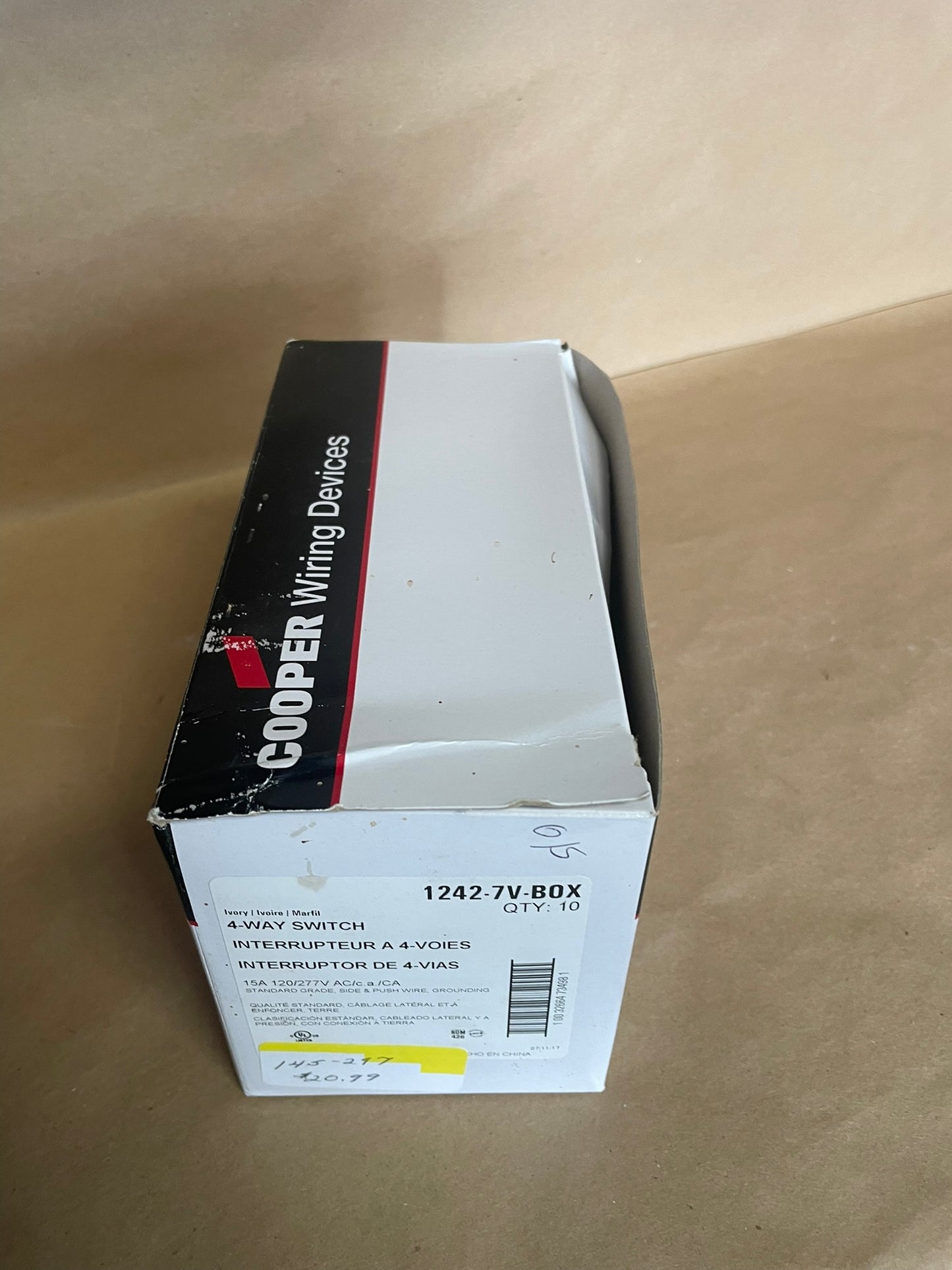 Box of 10 1242-7V Ivory 4 way switch with Ground 15 Amp