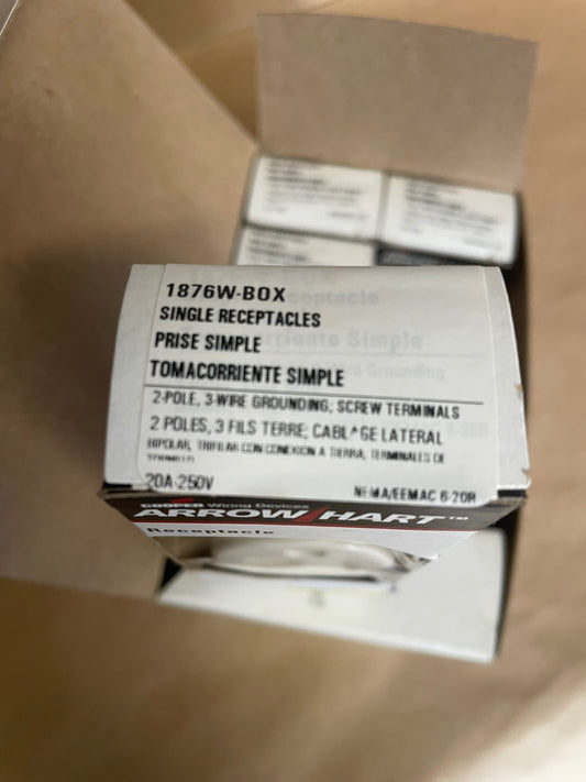 Box of 10 1876W-Box Single Rceptacle 20Amp White