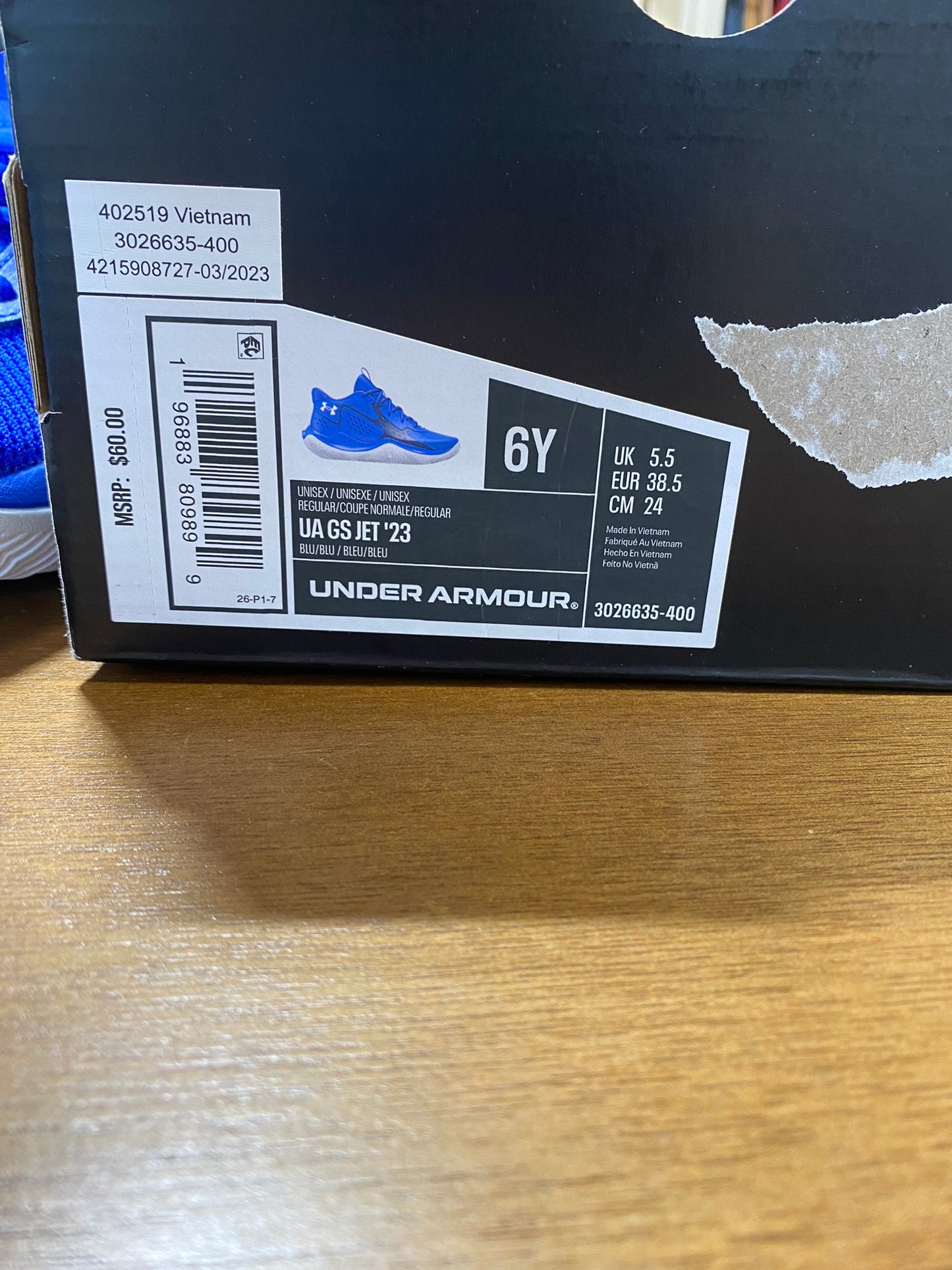 Boys Under Armour sneakers youth size 6 new in box