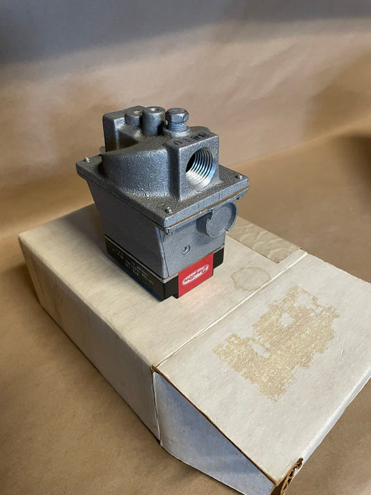 Dayton 2E228 Main Gas Valve 1/2" NOS