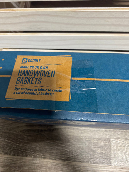 Kiwi Crate Handwoven Basket kit